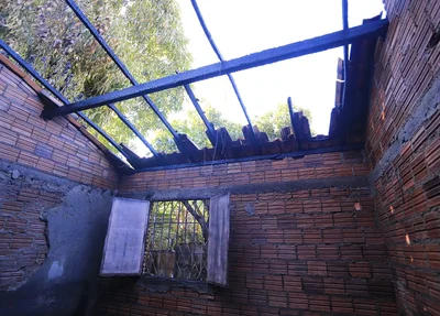 O fogo quase chegou a se espalhar pelo resto da casa