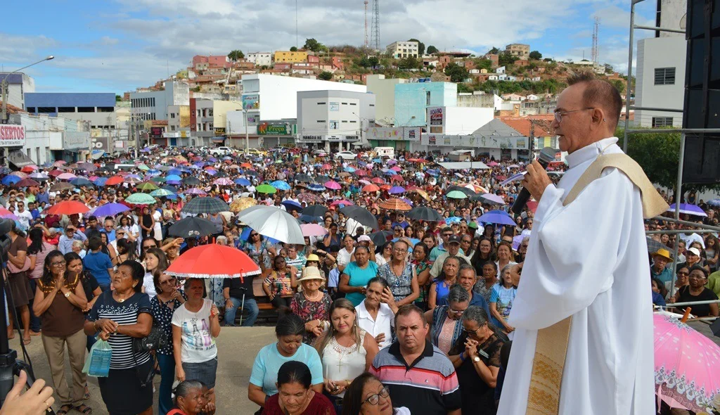 Padre Chiquinho agradece participação do povo