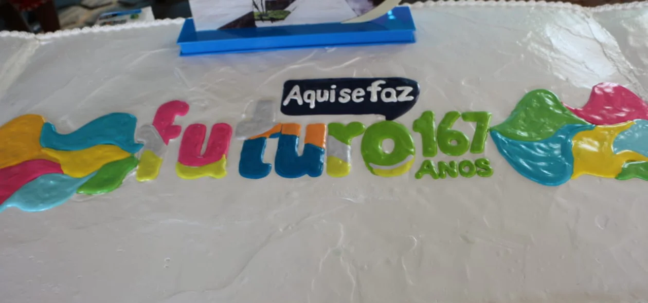 Bolo para comemorar o aniversário de Teresina