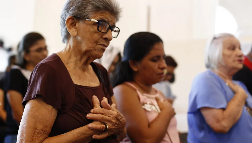 Fiéis celebram o aniversário de Teresina