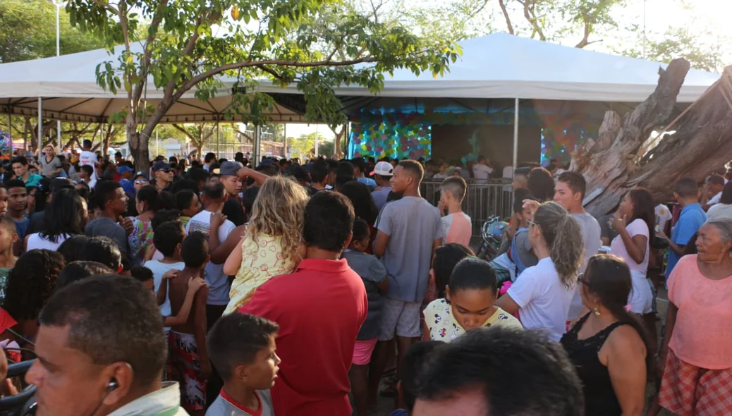 Moradores lotaram a praça