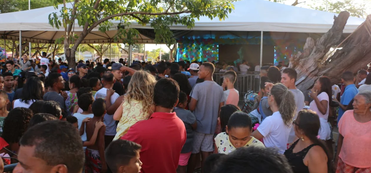 Moradores lotaram a praça