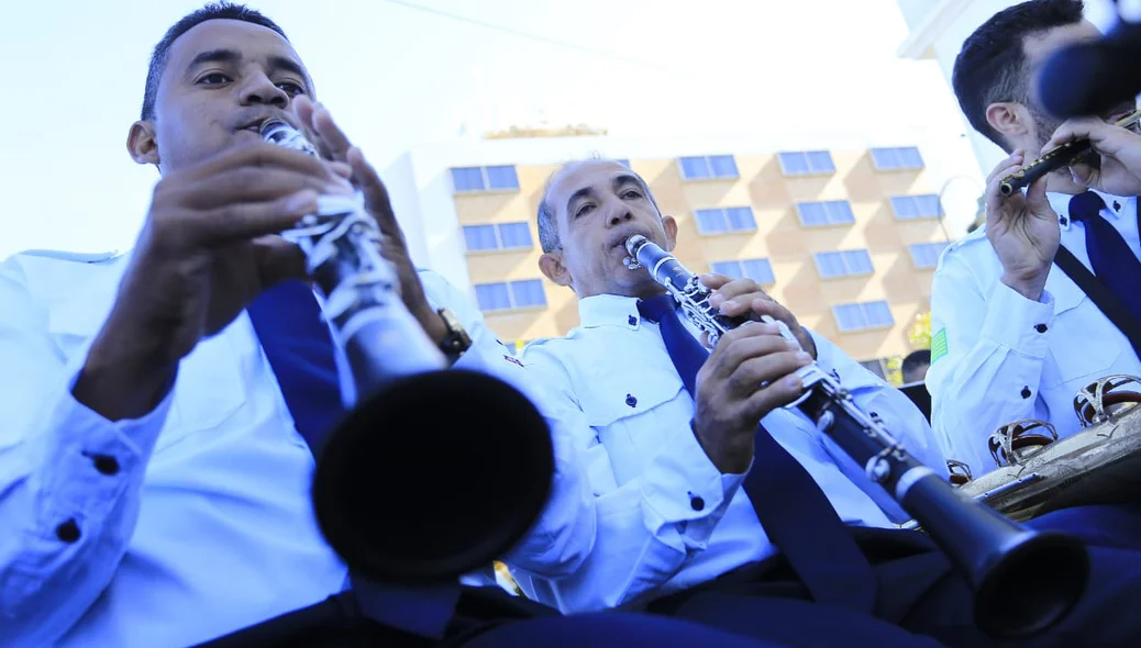 Músicos fazem homenagem ao aniversário da capital