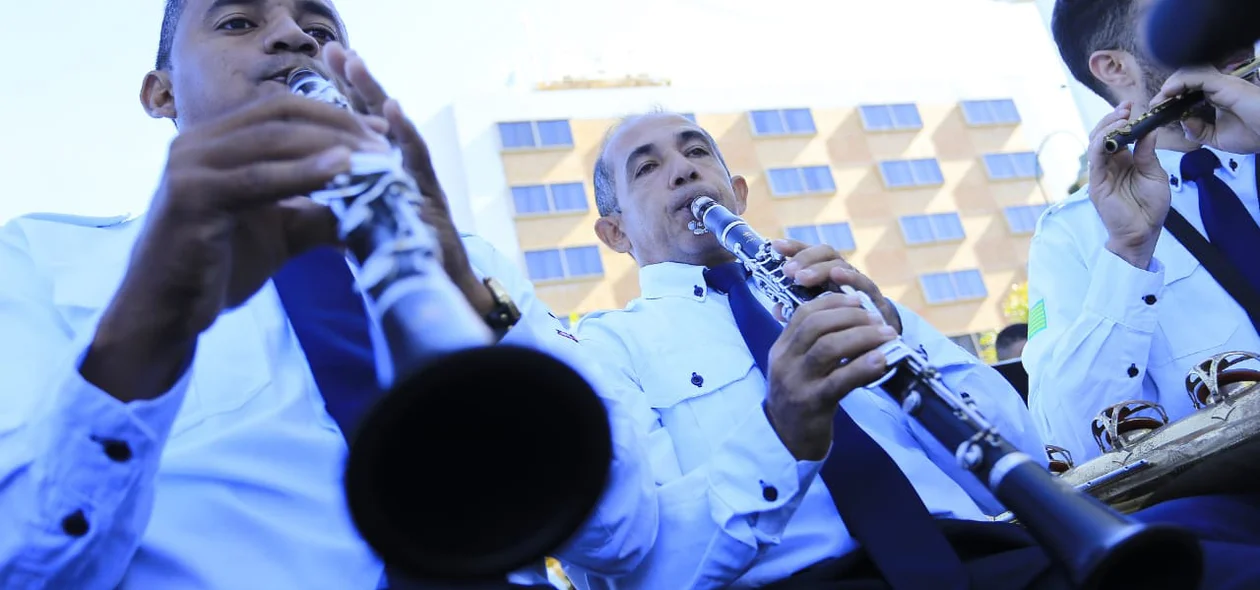 Músicos fazem homenagem ao aniversário da capital