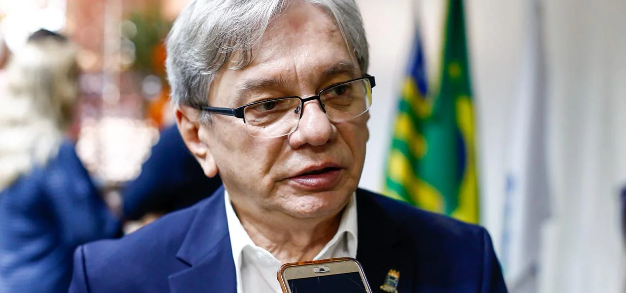 Arimatéia Dantas, reitor da UFPI