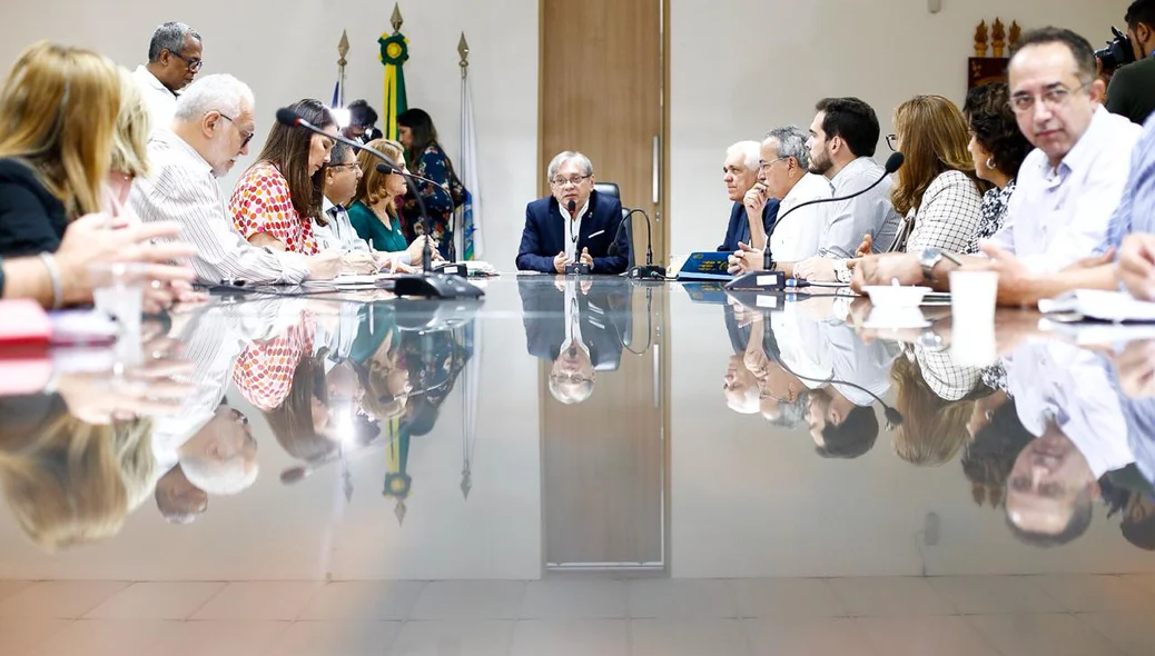 Reunião entre o reitor da UFPI e parlamentares