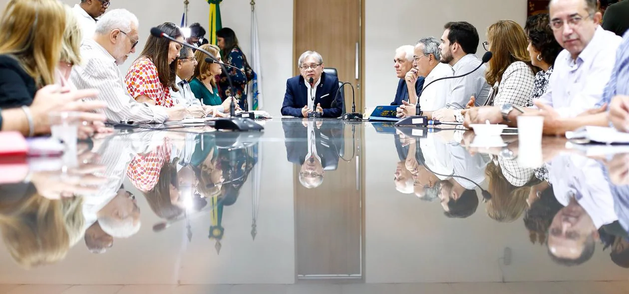 Reunião entre o reitor da UFPI e parlamentares
