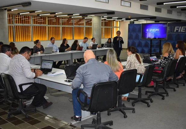 Colaboradores da FIEPI participam de treinamento 