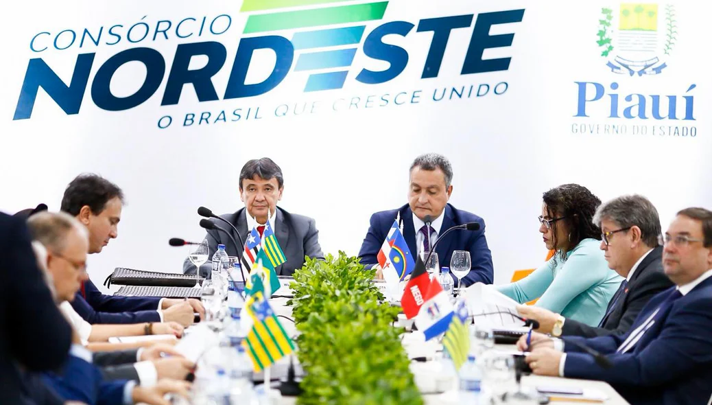 Wellington Dias reunido com os governadores do Nordeste em Teresina