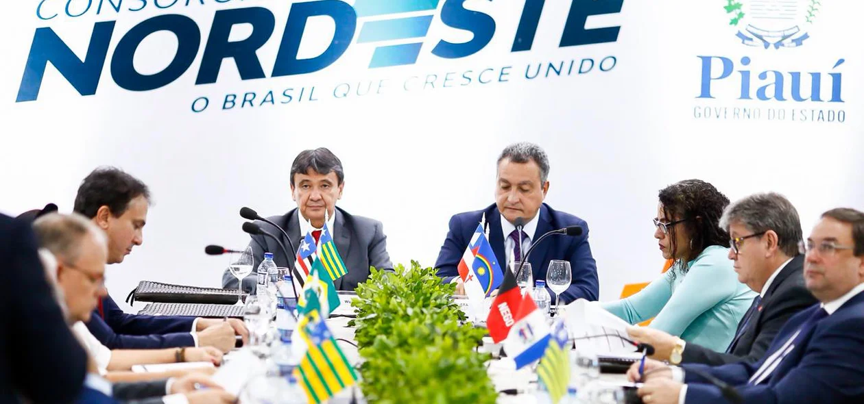Wellington Dias reunido com os governadores do Nordeste em Teresina