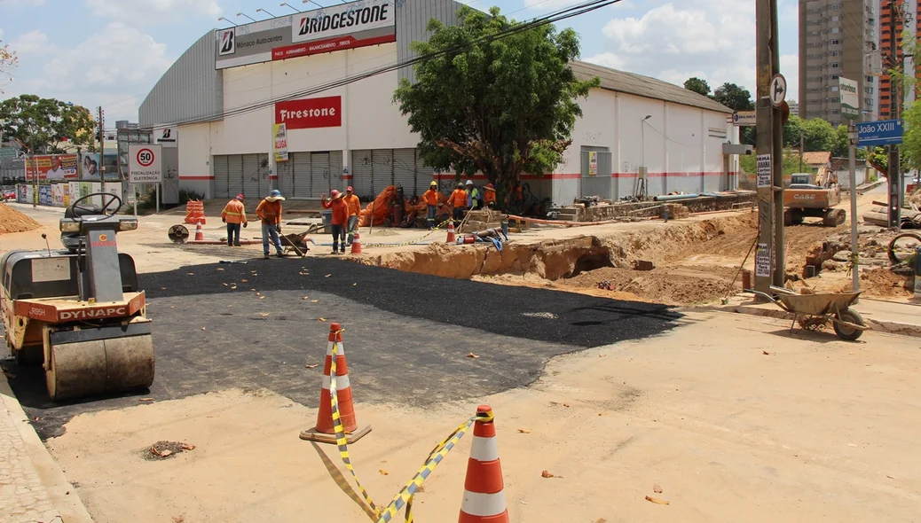 Trabalhadores já iniciaram a pavimentação do trecho