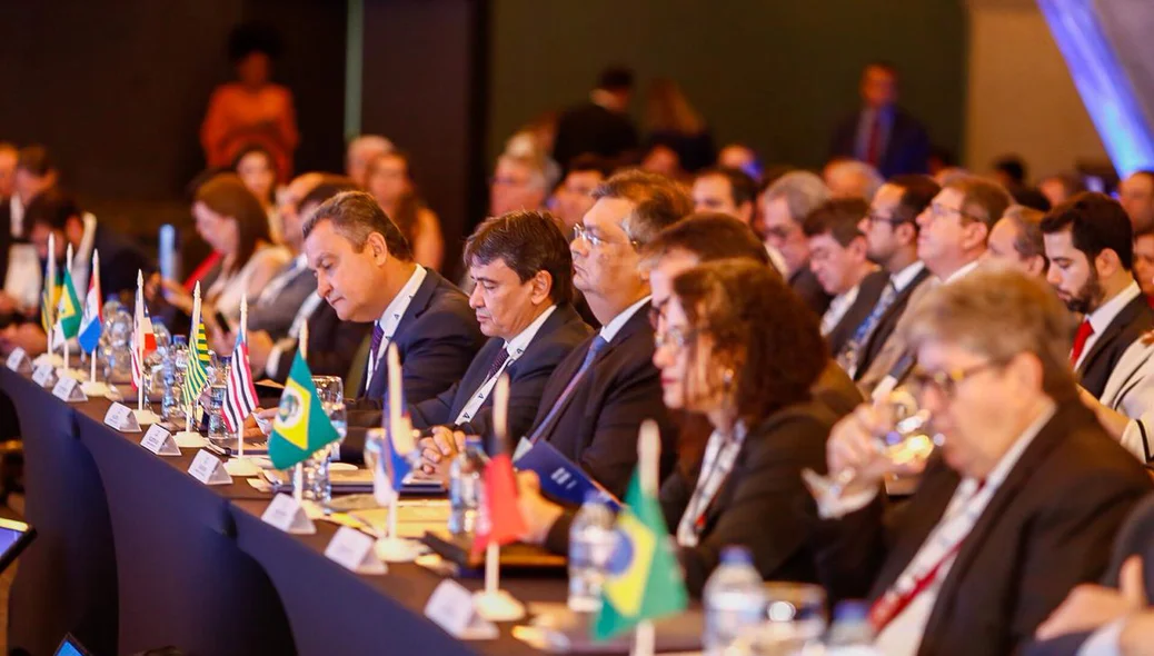 Wellington Dias ao lado dos demais governadores do Nordeste