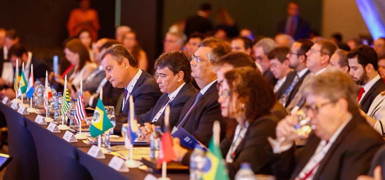 Wellington Dias ao lado dos demais governadores do Nordeste
