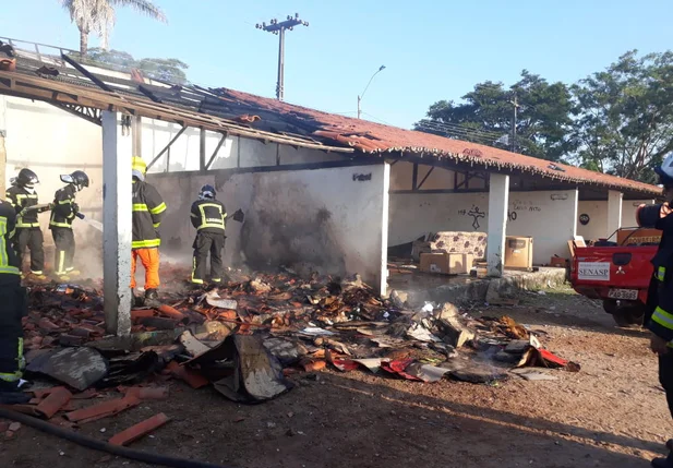 Princípio de incêndio atinge centro de reciclagem em Teresina