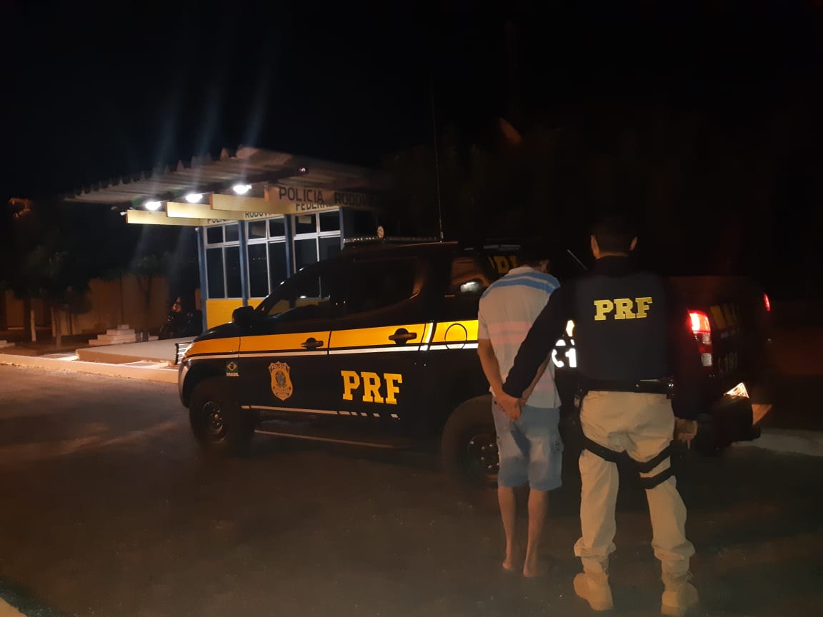 Caminhoneiro é preso pela PRF com documentação falsa