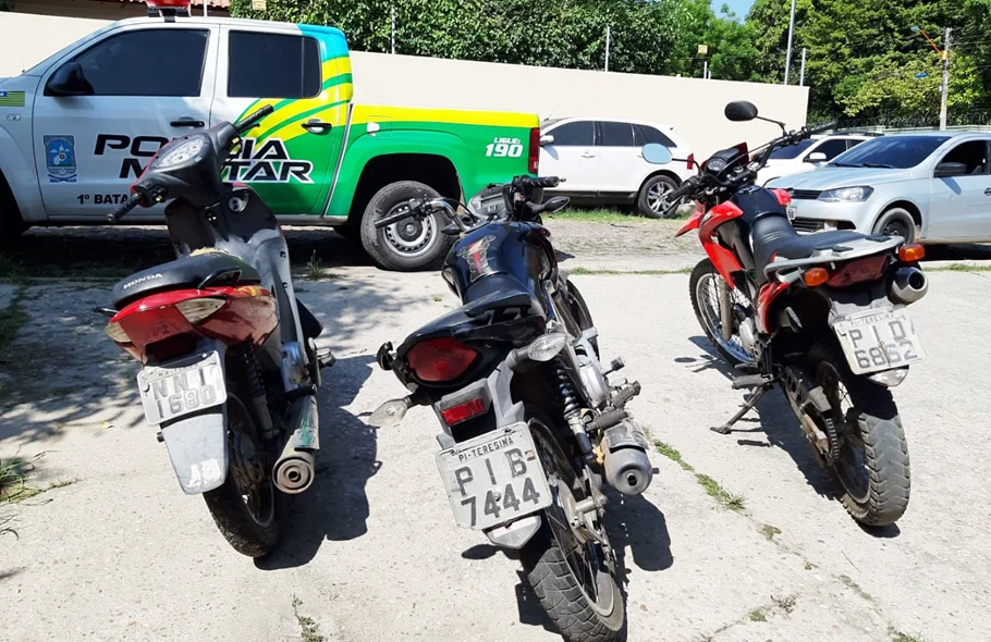 Os veículos eram utilizados pelos assaltantes 
