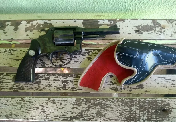Revolver calibre 38 apreendido pela PM-PI em Simplício Mendes