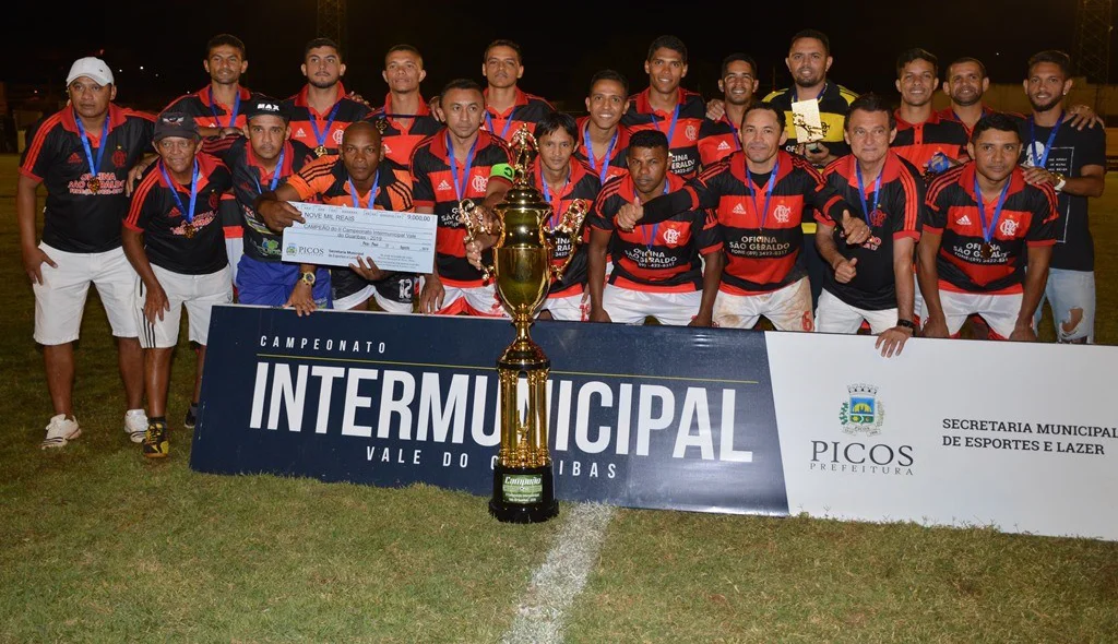 Flamengo do Saquinho comemora título do Intermunicipal de Picos