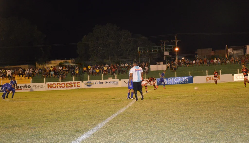 No tempo normal jogo terminiu empatado em 1 a 1