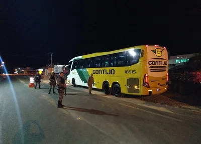 Ônibus em que estava passageiro com documentação falsa