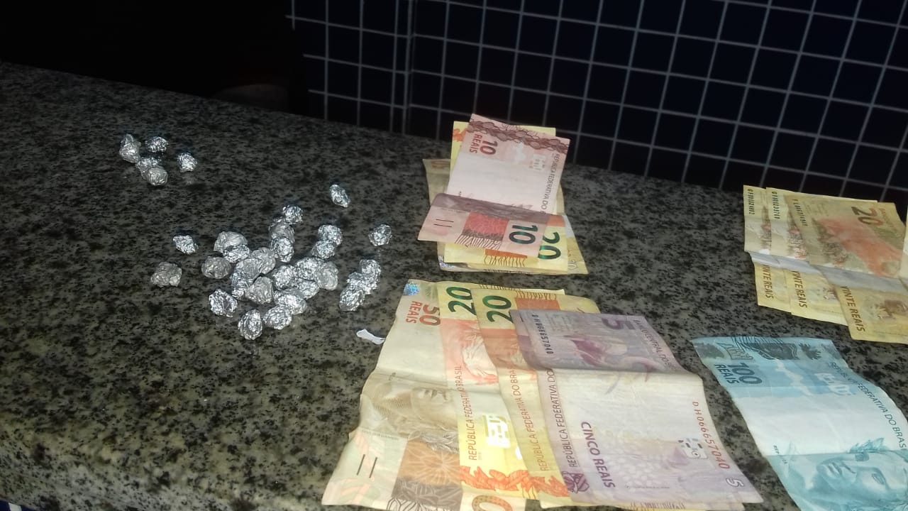 Produtos apreendidos junto ao casal em Luís Correia