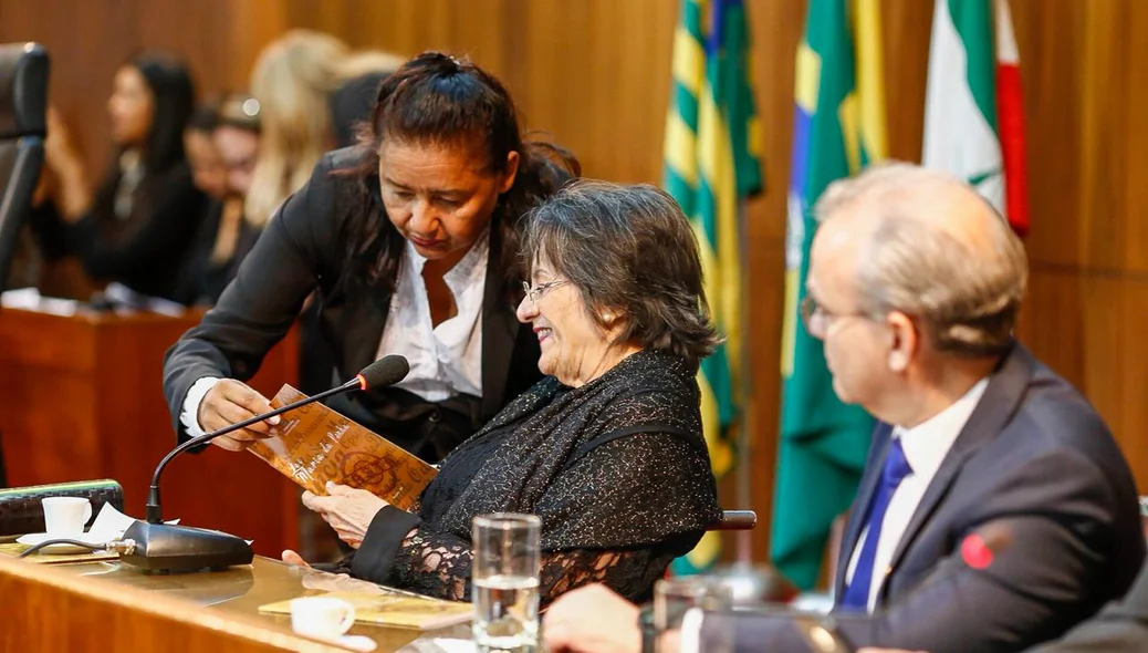 Maria da Penha durante solenidade na Alepi