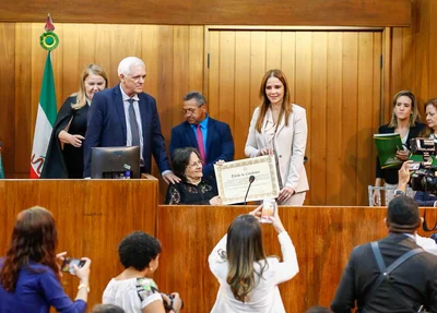 Maria da Penha recebe título de cidadania piauiense na Alepi
