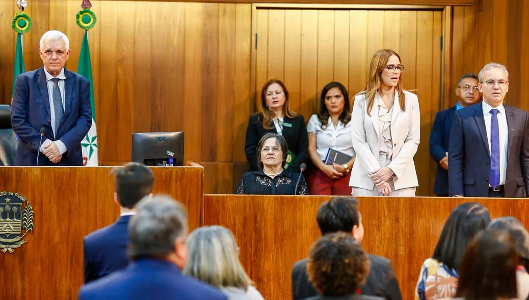 Solenidade de entrega do título de cidadã piauiense a Maria da Penha
