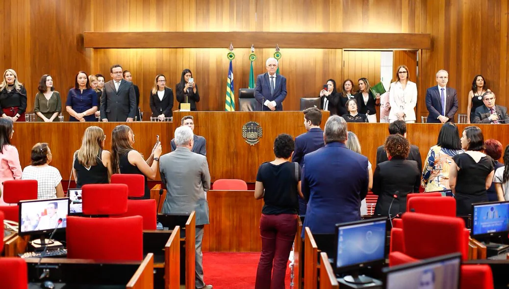Solenidade de entrega do título de cidadã piauiense a Maria da Penha na Alepi
