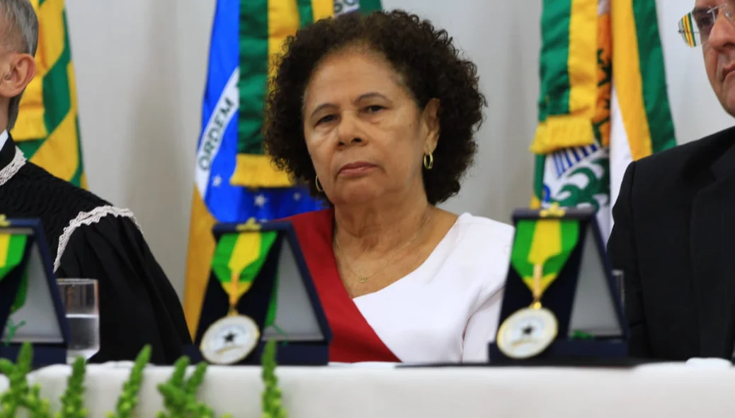 Vice-governadora Regina Sousa 