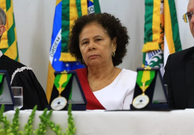 Vice-governadora Regina Sousa 