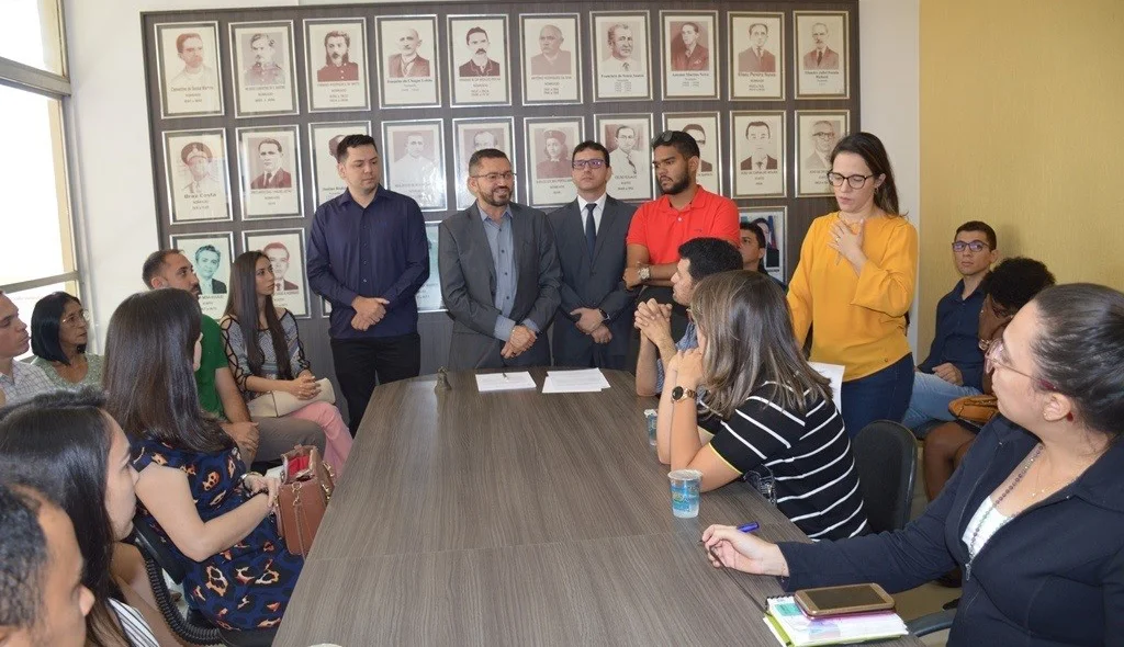 Padre Walmir conduz solenidade de posse