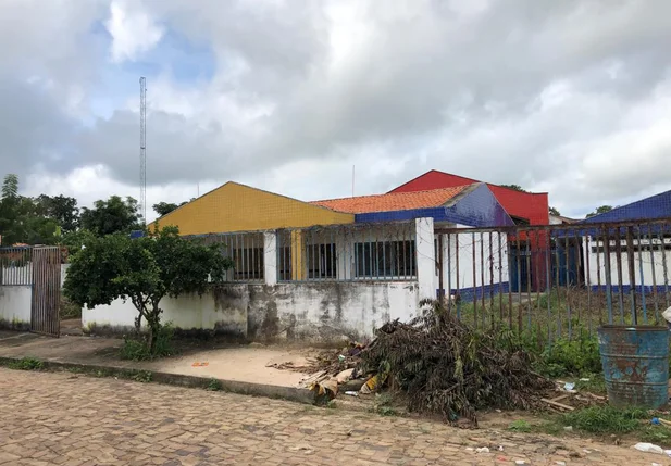 Creche abandonada em Novo Oriente 