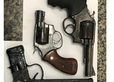 Armas encontradas com o trio