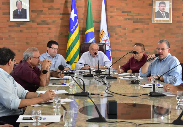 Empresários se reúnem na FIEPI para discutir projeto de gás natural