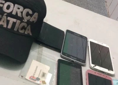 Celulares encontrados com o casal