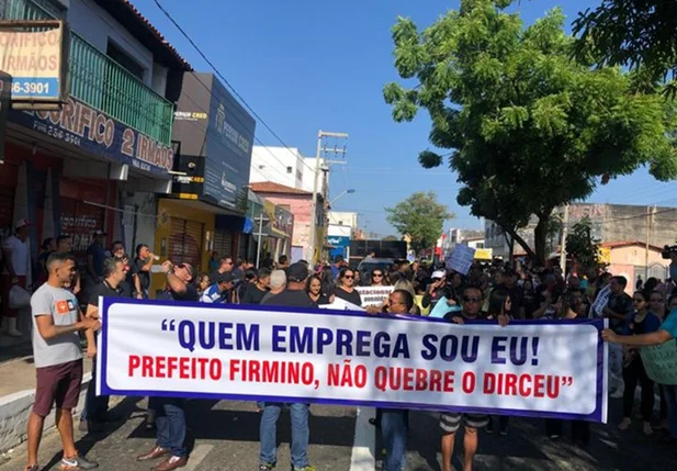 Comerciantes do Dirceu querem que o prefeito Firmino resolva o problema