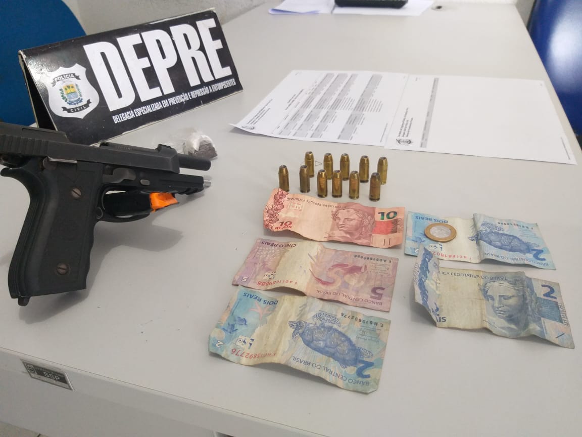 Material apreendido pela DEPRE com Mário