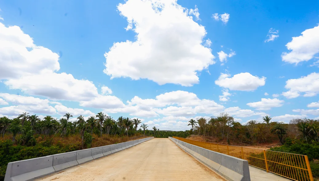 Ponte sobre o Rio Gameleira com extensão de 80,00 M
