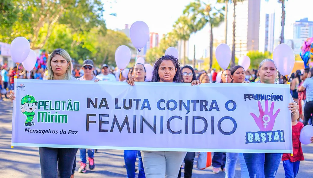 Pelotão em defesa aos direitos da mulher