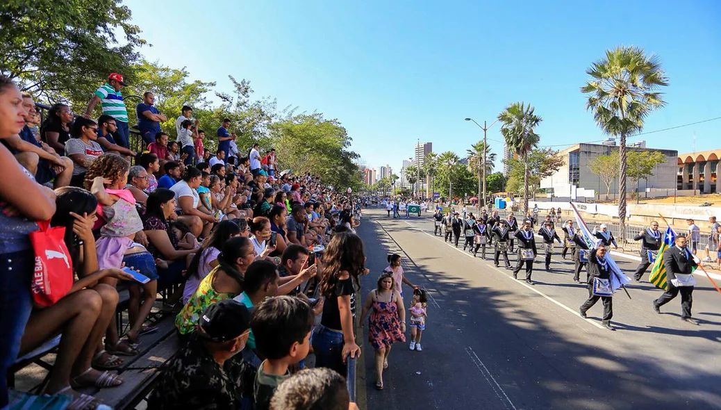 Público presente na Avenida Marechal Castelo Branco