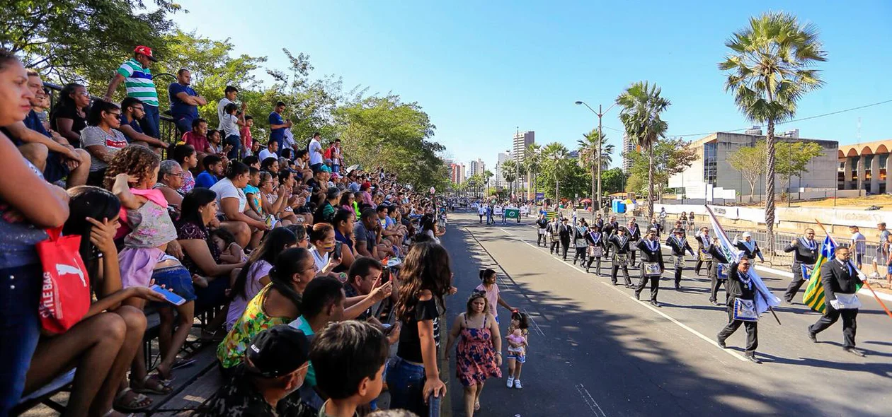 Público presente na Avenida Marechal Castelo Branco