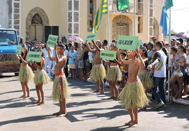 Desfile Cívico em Esperantina