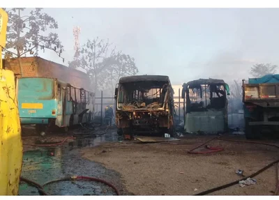 Incêndio atinge sucata na Tabuleta