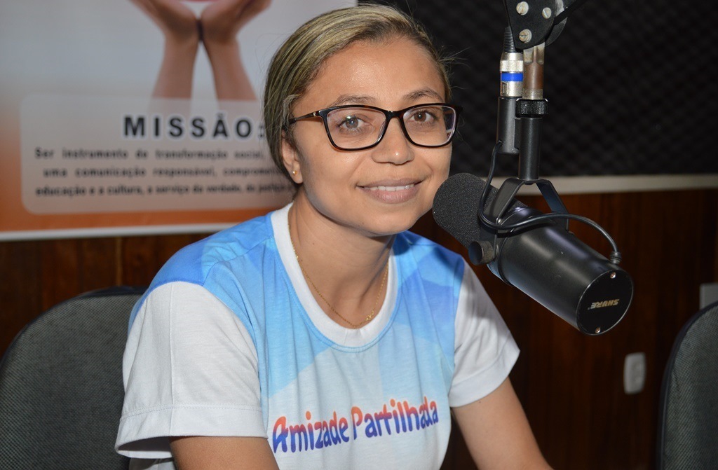 Jornalista Marinalva Ribeiro deixa equipe da Rádio  Cultura de Picos