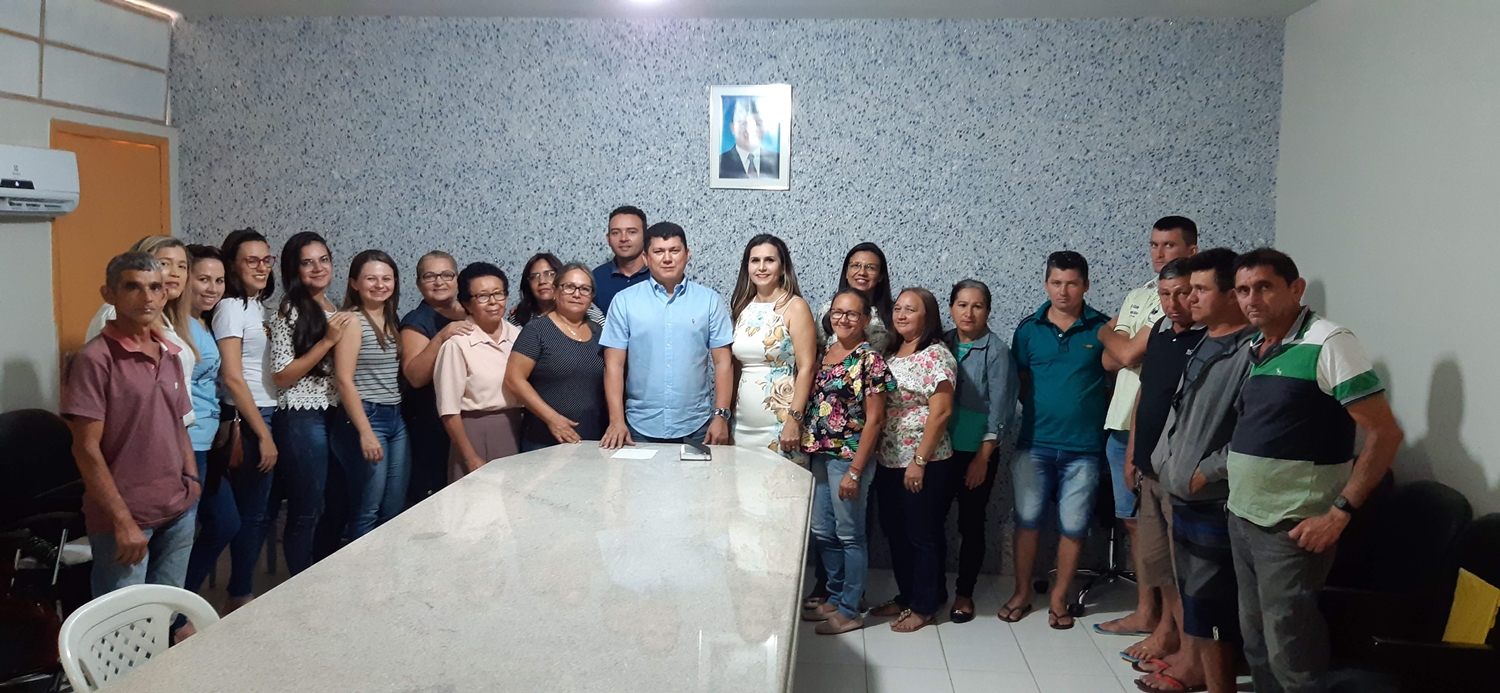 Prefeito Rubens Vieira se reúne com agricultores familiares