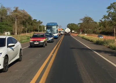 Trânsito ficou lento após o acidente na BR 343