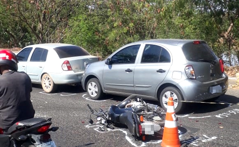 Acidente envolvendo três veículos na Avenida Maranhão