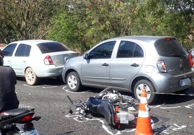 Acidente envolvendo três veículos na Avenida Maranhão