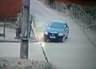 Veículo supostamente utilizado por suspeitos